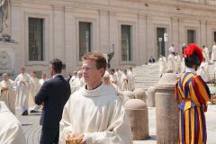 7-Canonization01_025-3