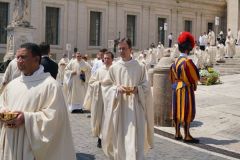 7-Canonization01_026-3