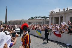 9-Canonization01_037-3